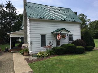 6 Race St, Sugar Grove, PA 16350