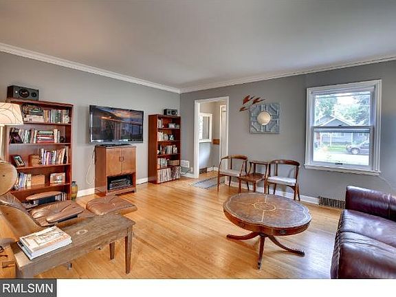 3rd image of 1246 Charles Ave
