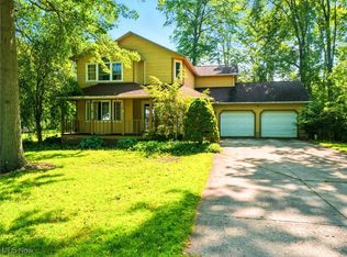 2120 Deerfield Dr, Ashtabula, OH 44004