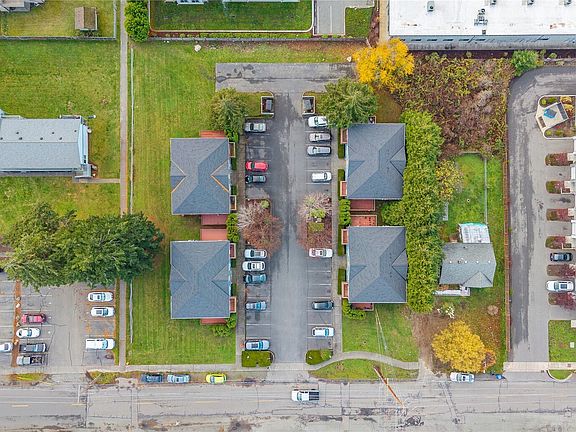 2nd image of 441 NE Kettle Street