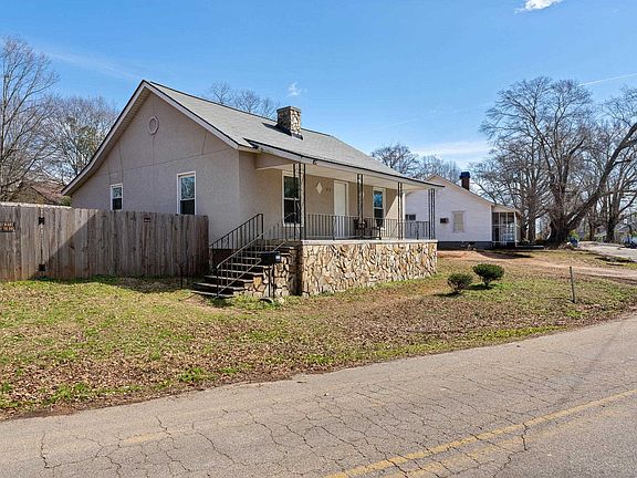 3rd image of 573 Perrin Ave