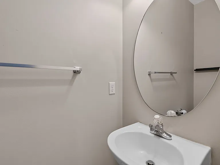 840 Willberry Dr — Photo 18