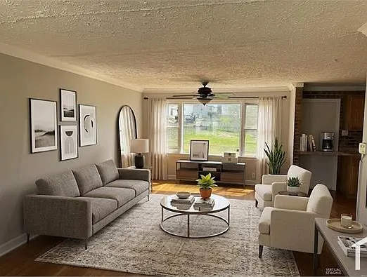 3 bed, 912 sqft, $1,600 — Photo 1
