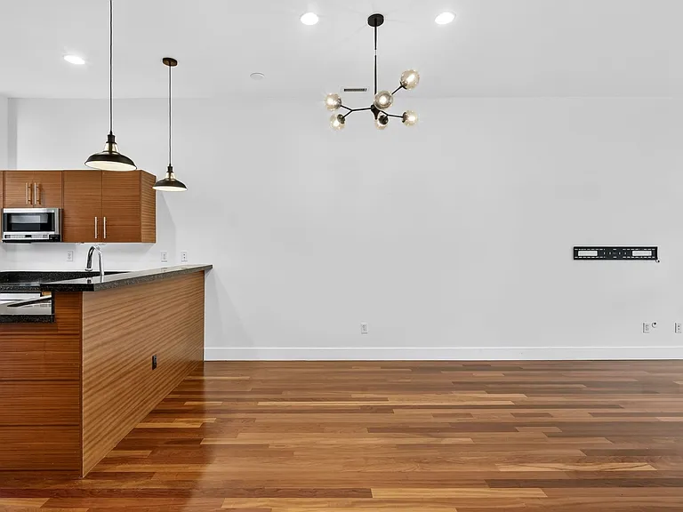 1690 NW Riverscape St — Photo 5