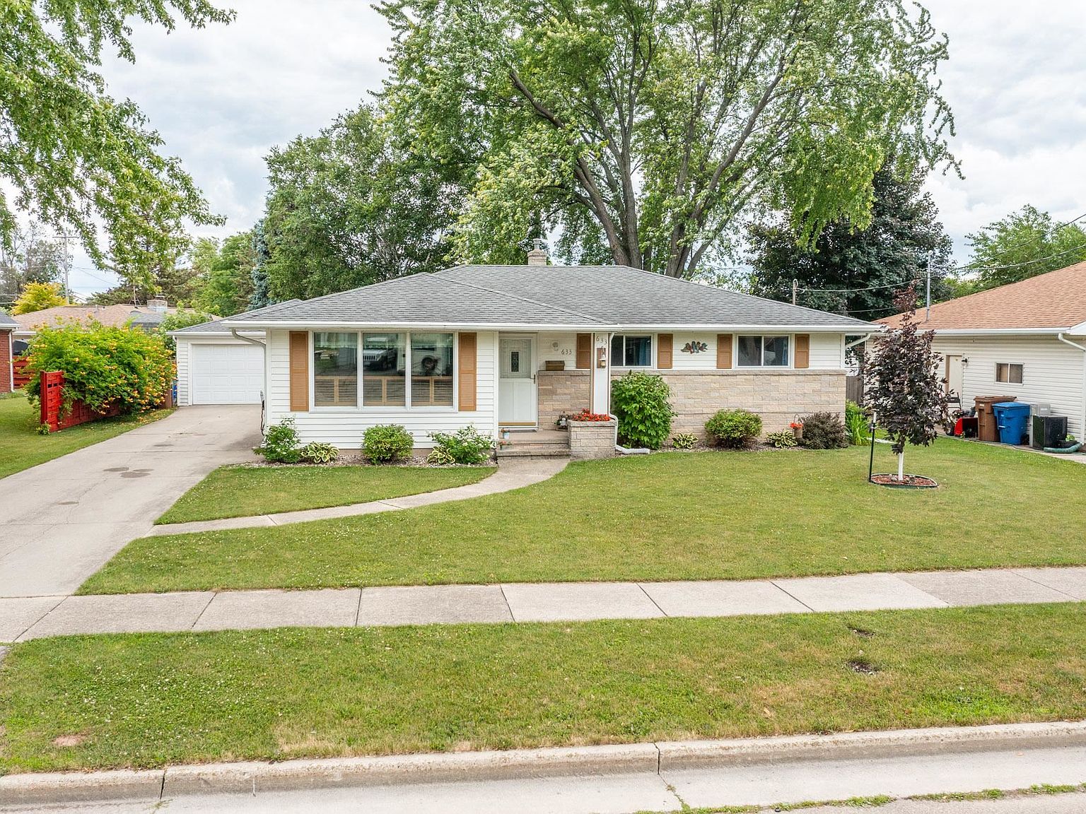 633 11th St, Menasha, WI 54952 MLS 50278334 Zillow