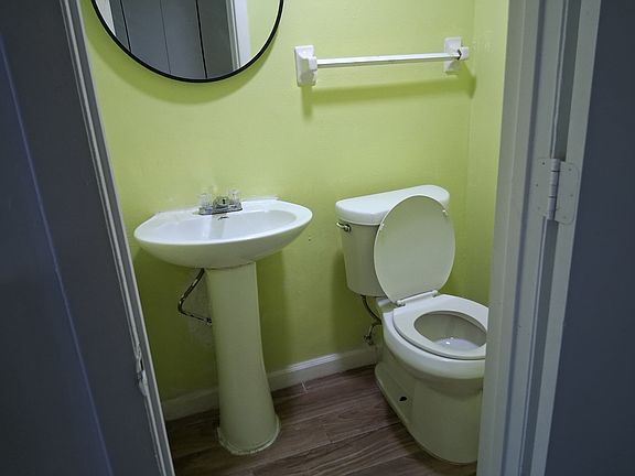 2nd image of 5106 Tennis Court Cir #5106