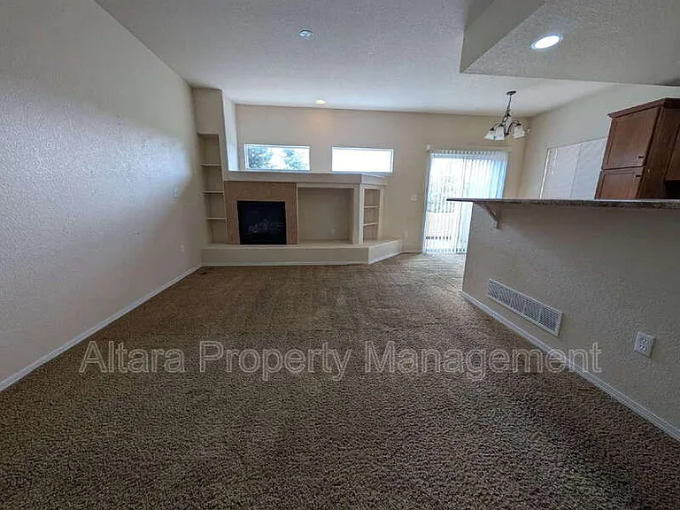 4848 Iron Horse Villas Point — Photo 2