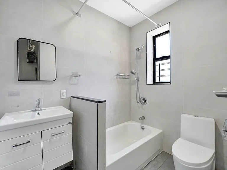 543 W 125th St #33 — Photo 3