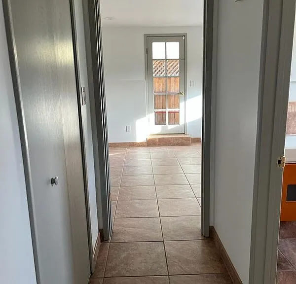 2440 N Gower St #B — Photo 25