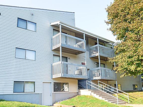 3rd image of 2024 Sunnyside Dr