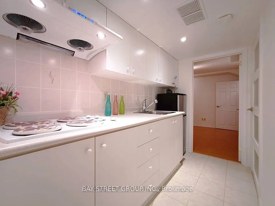 18 Nanaberry St #BASEMENT
