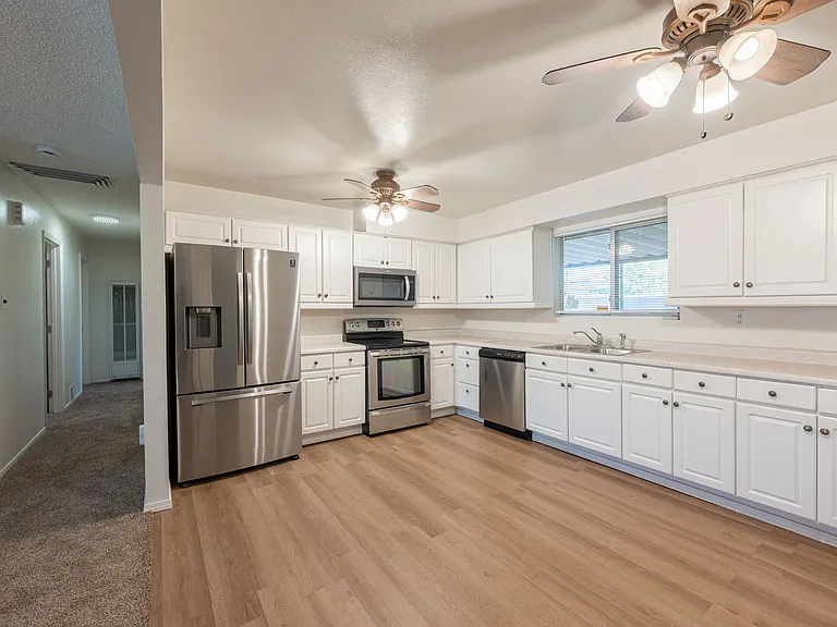 3904 Avalon Rd NW — Photo 5