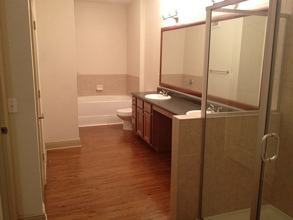3rd image of 905 Lake Lily Dr APT C134