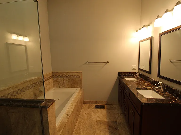 3110 W Belmont Ave #2W — Photo 18