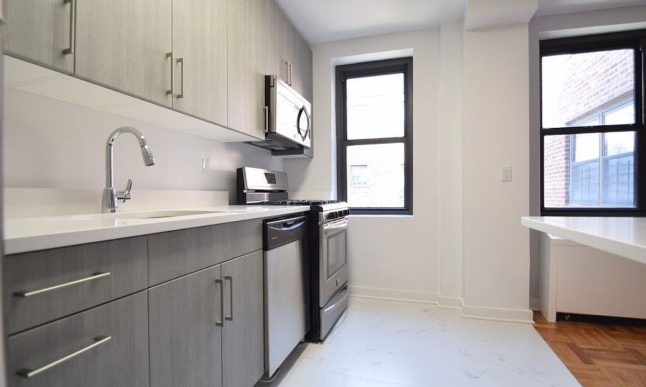Harbor House - Kitchen - H39-04G