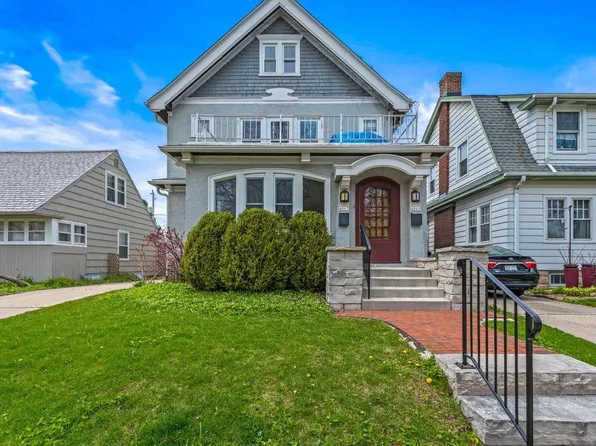 4067 North Stowell AVENUE #4069, Shorewood, WI 53211