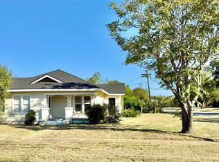 1123 3rd St, Graham, TX 76450