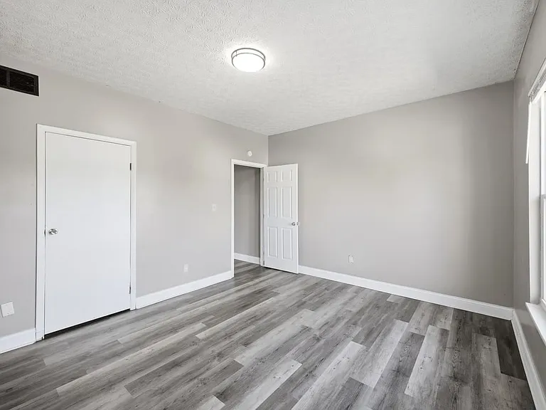 387 Saint Clair Ave — Photo 21