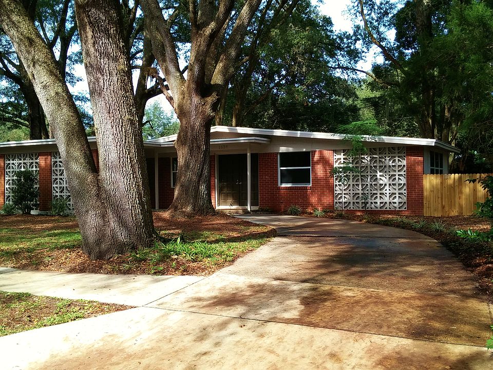 1st image of 1628 NE 18th Pl