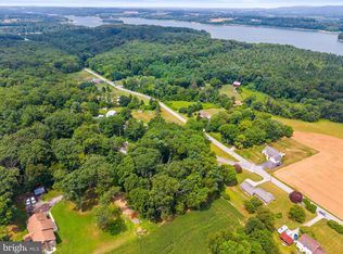 Oak Tree Ln, Spring Grove, PA 17362