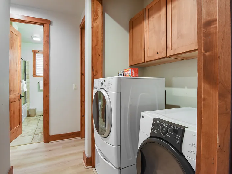 1175 Statford Way — Photo 32