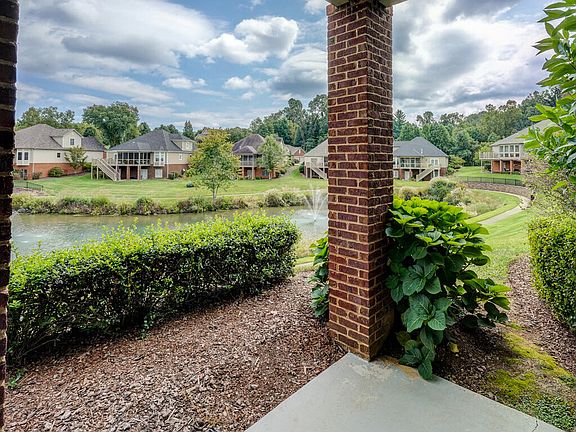 5th image of 1038 Hunters Lake Dr