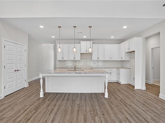 2nd image of 14 Glengarry Ct Lot 254