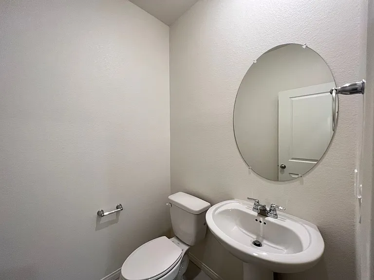 7569 W Mistral Ave — Photo 15