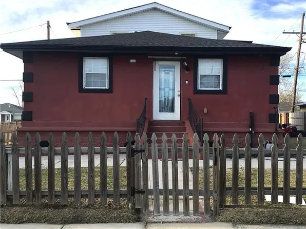 2300 Kenneth Dr, Violet, LA 70092