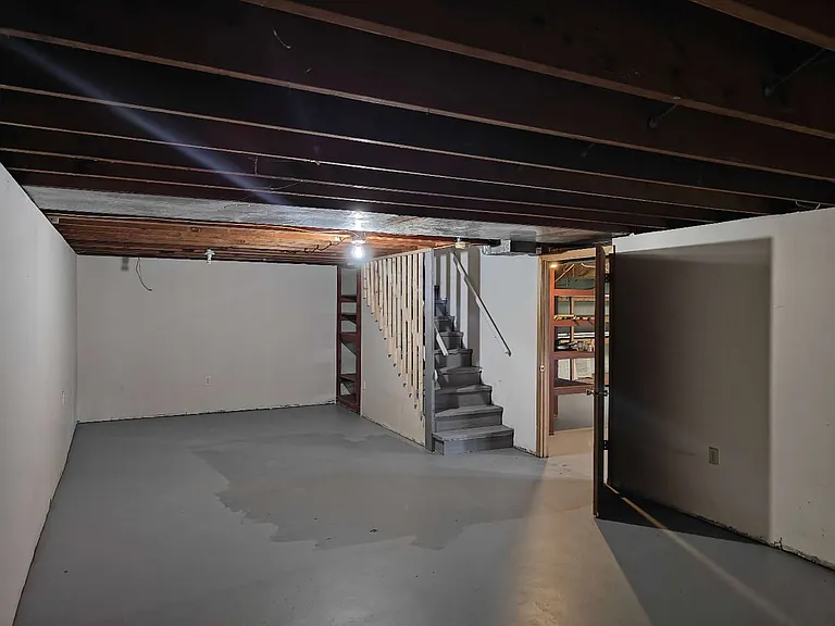 1355 Burning Tree Dr — Photo 10
