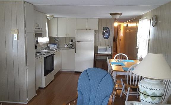 3rd image of 460 Jacaramba Ct
