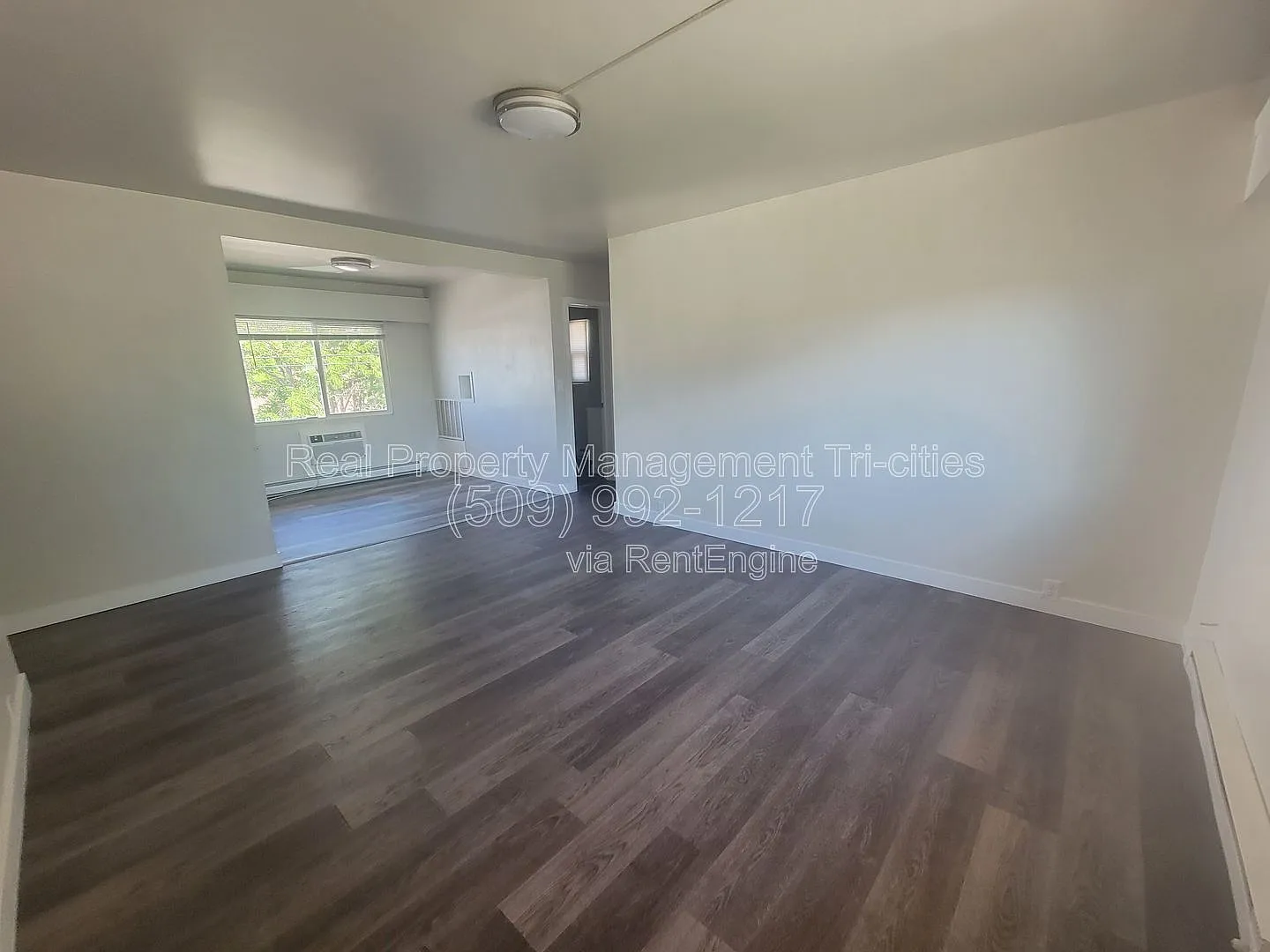 2 bed, 2.0 bath, 960 sqft, $1,095 — Photo 2