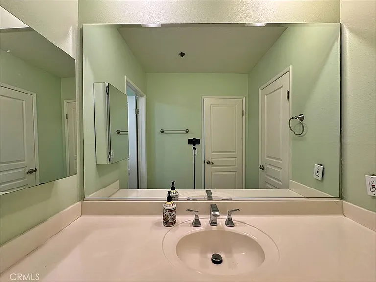 230 S Catalina Ave #203 — Photo 32