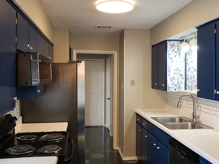 7663 Blue Carriage Ct — Photo 5