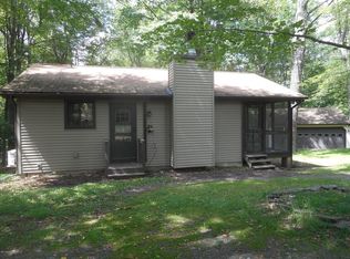 254 Lookout Point Rd, Canadensis, PA 18325
