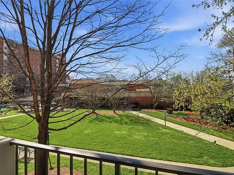 300 Johnson Ferry Rd NE #B202 — Photo 13