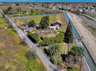 810 Warren Rd, Ripon, CA 95366