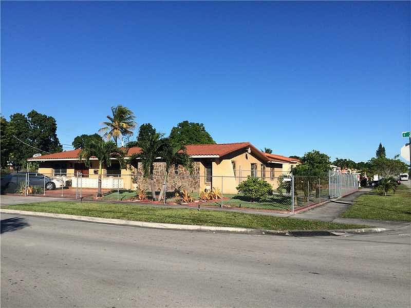 1st image of 3403 E 2nd Ave