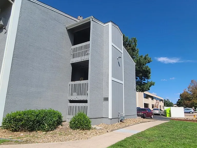 Greencrest Apartments — Photo 9