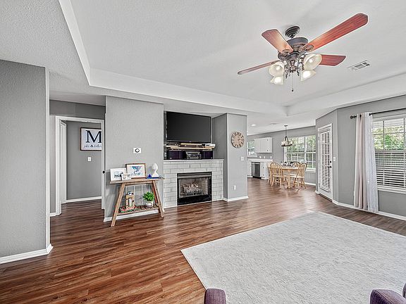 Living Room in to Kitchen!