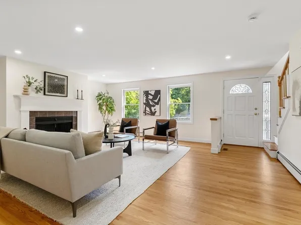 29 Cottage St Unit 29, Newton Upper Falls, MA 02464