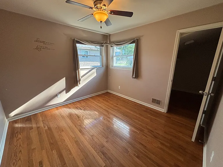 10498 King Rd — Photo 17