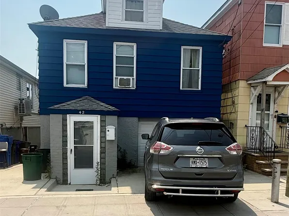 42 W 14th Road, Broad Channel, NY 11693