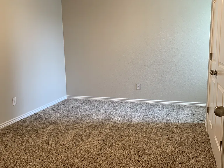 7607 Stonehollow Dr — Photo 17