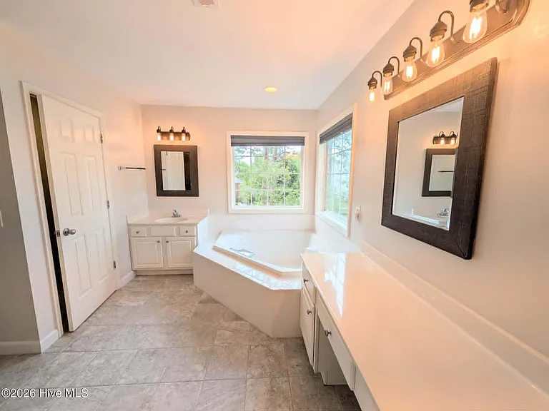 39 Bedford Cir — Photo 24
