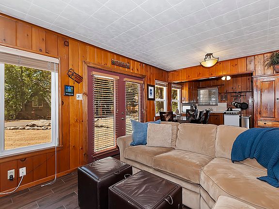 5th image of 596 Dahlia Dr
