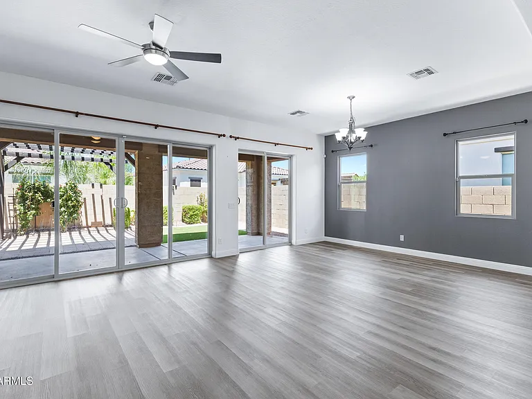10218 E Bergeron Ave — Photo 15