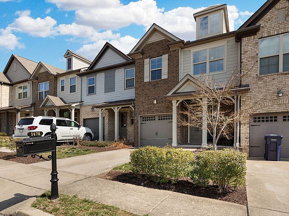 2nd image of 1478 Channing Dr