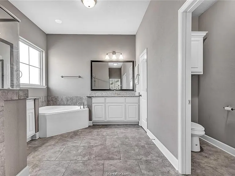 3461 Lockett Hall Cir — Photo 9