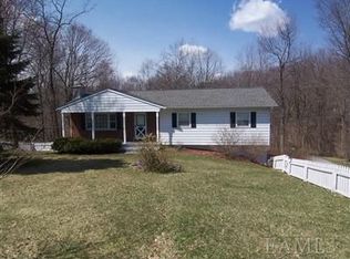 7 Glenwood Rd, Poughkeepsie, NY 12603